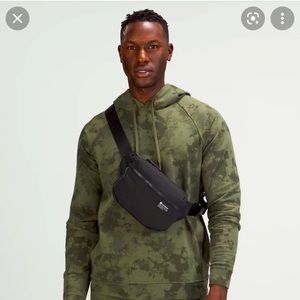 Brand new Lululemon Clean Lines Belt Bag